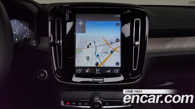 Volvo XC40 2021 — photo 19