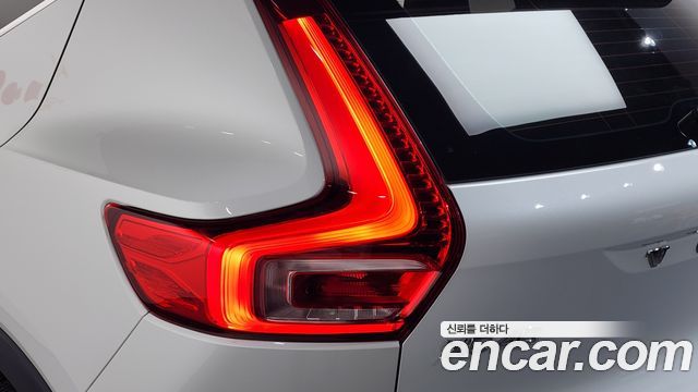 Volvo XC40 2021 — photo 9