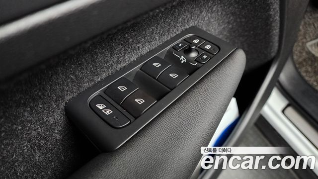 Volvo XC40 2021 — photo 30