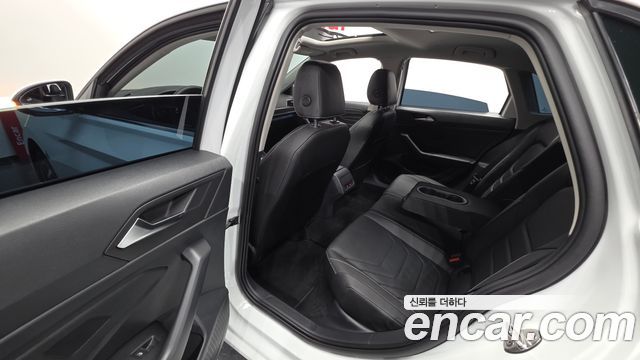 Volkswagen Jetta 2023 — photo 18