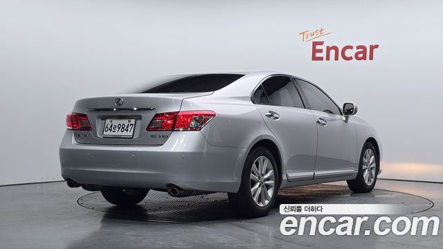 Lexus ES 2011 — photo 2