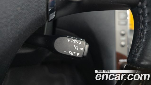 Lexus ES 2011 — photo 24