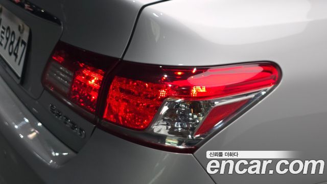 Lexus ES 2011 — photo 9