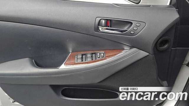 Lexus ES 2011 — photo 14