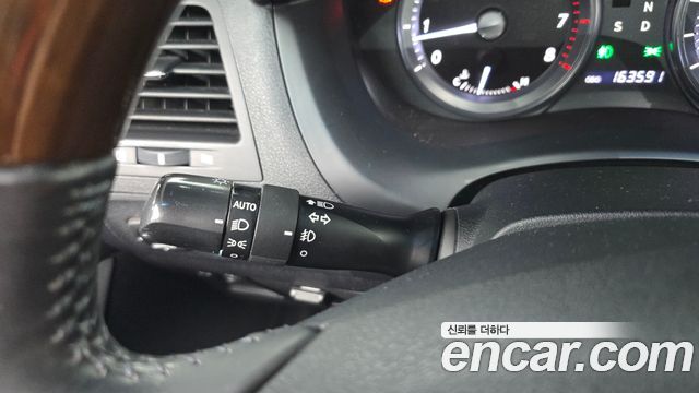 Lexus ES 2011 — photo 28