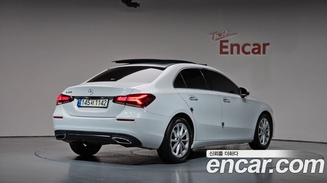 Mercedes-Benz A-Class 2020 — photo 2