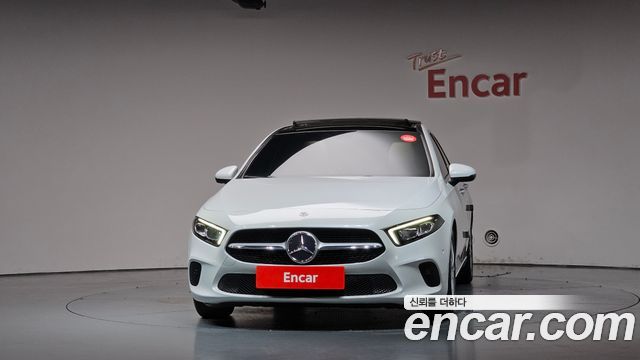 Mercedes-Benz A-Class 2020 — photo 3