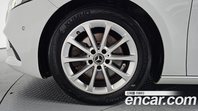 Mercedes-Benz A-Class 2020 — photo 5