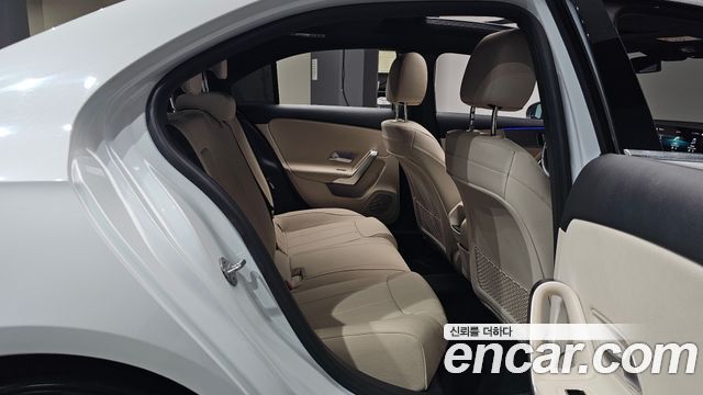 Mercedes-Benz A-Class 2020 — photo 17