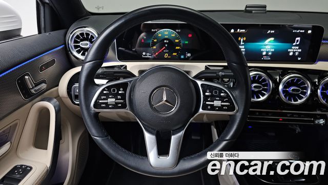Mercedes-Benz A-Class 2020 — photo 19