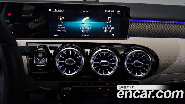 Mercedes-Benz A-Class 2020 — photo 20