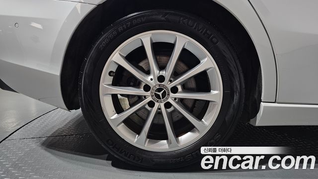 Mercedes-Benz A-Class 2020 — photo 7