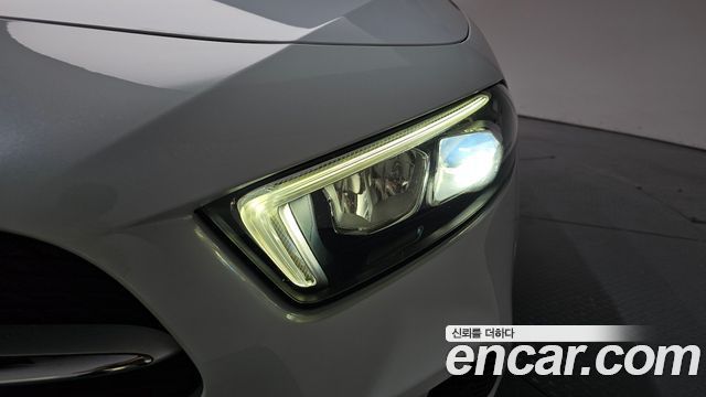 Mercedes-Benz A-Class 2020 — photo 8
