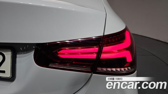 Mercedes-Benz A-Class 2020 — photo 9