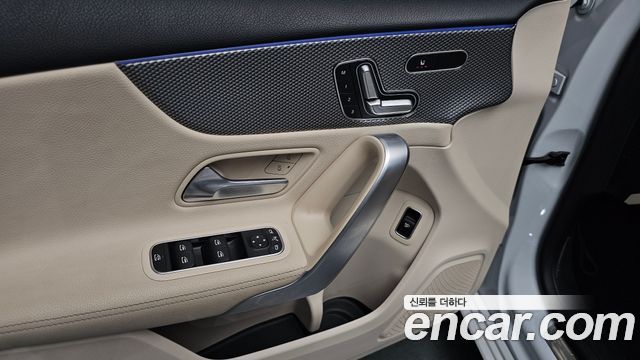 Mercedes-Benz A-Class 2020 — photo 28