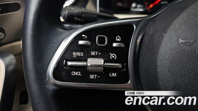 Mercedes-Benz A-Class 2020 — photo 29