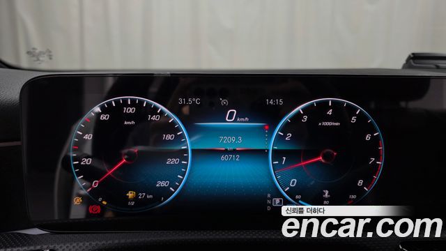 Mercedes-Benz A-Class 2021 — photo 11