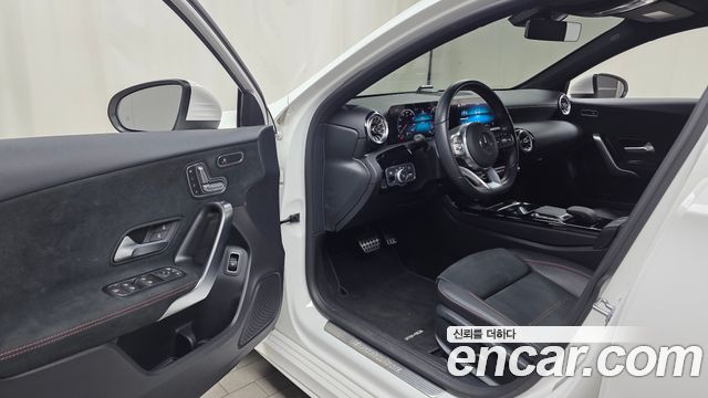 Mercedes-Benz A-Class 2021 — photo 13