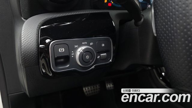 Mercedes-Benz A-Class 2021 — photo 25