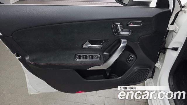Mercedes-Benz A-Class 2021 — photo 14
