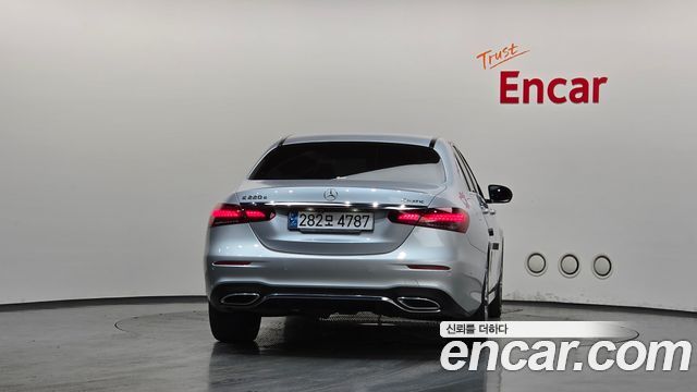 Mercedes-Benz E-Class 2021 — photo 4