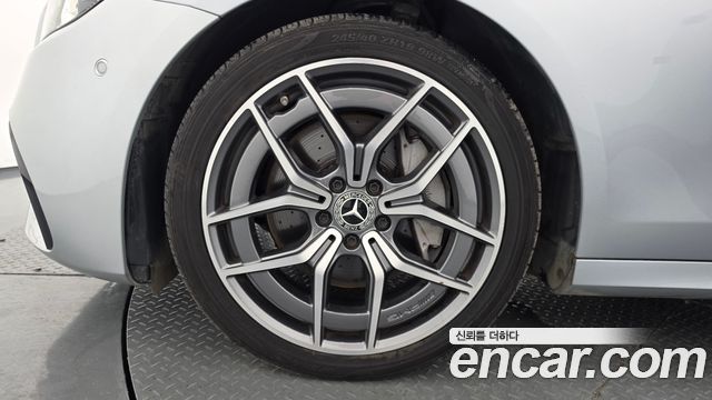 Mercedes-Benz E-Class 2021 — photo 5