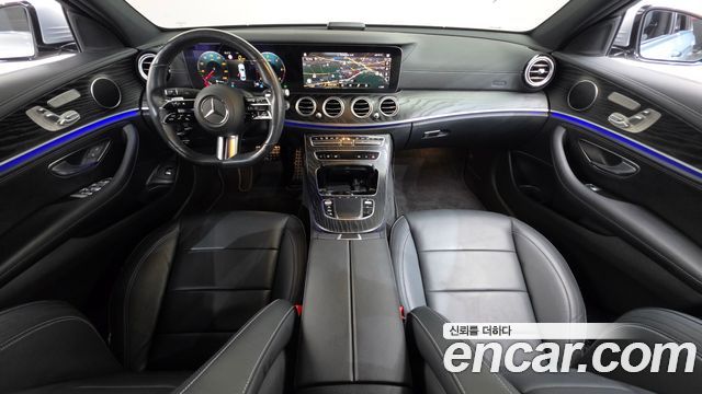 Mercedes-Benz E-Class 2021 — photo 10