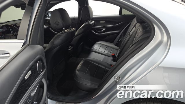 Mercedes-Benz E-Class 2021 — photo 17