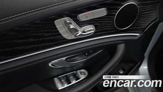 Mercedes-Benz E-Class 2021 — photo 22