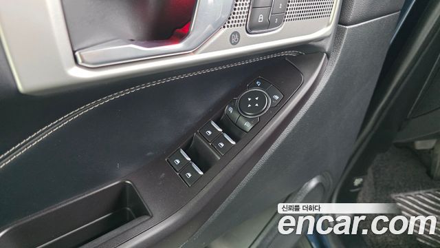Ford Explorer 2020 — photo 32