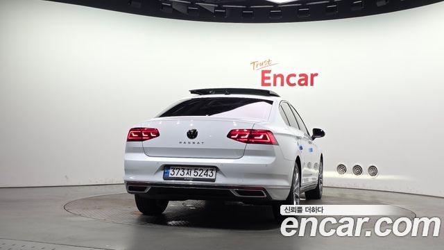 Volkswagen Passat 2022 — photo 4