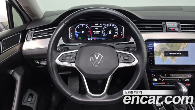 Volkswagen Passat 2022 — photo 20