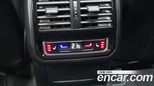 Volkswagen Passat 2022 — photo 30