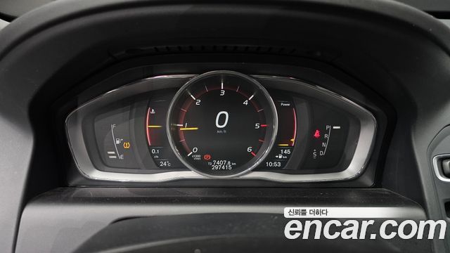 Volvo XC60 2016 — photo 8