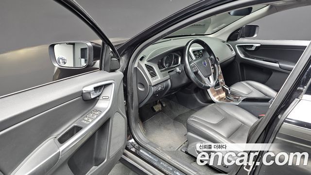 Volvo XC60 2016 — photo 12