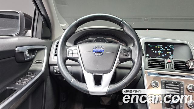 Volvo XC60 2016 — photo 13