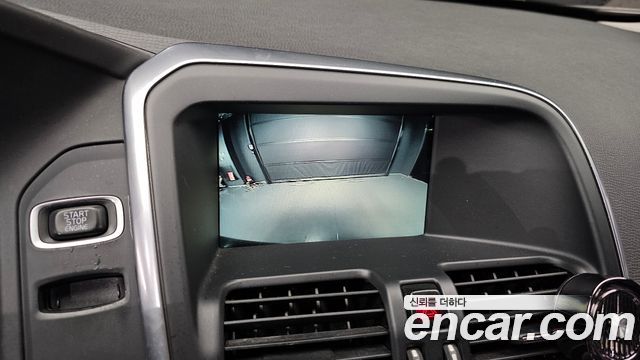 Volvo XC60 2016 — photo 15