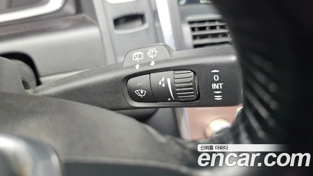 Volvo XC60 2016 — photo 17