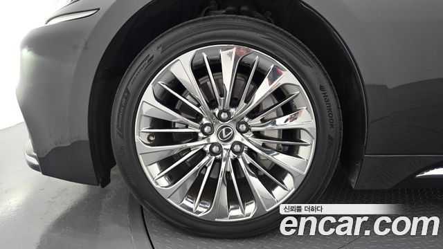 Lexus LS 2019 — photo 5
