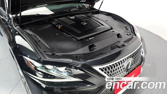 Lexus LS 2019 — photo 6