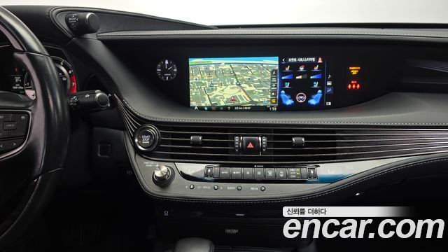 Lexus LS 2019 — photo 13