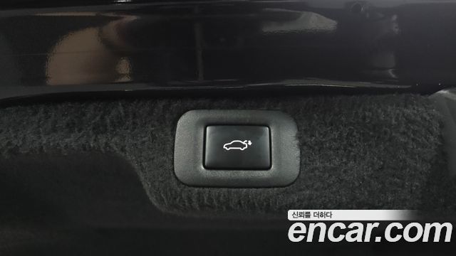 Lexus LS 2019 — photo 16