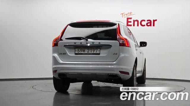 Volvo XC60 2017 — photo 4