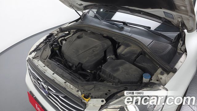 Volvo XC60 2017 — photo 6