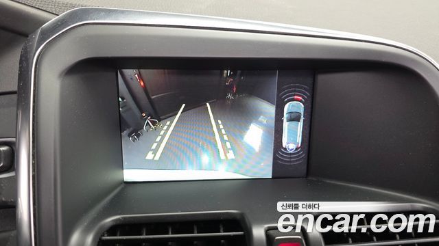 Volvo XC60 2017 — photo 15