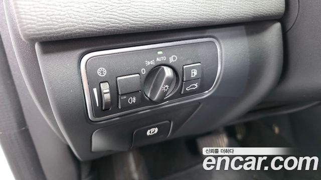 Volvo XC60 2017 — photo 18
