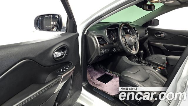 Jeep Cherokee 2019 — photo 10