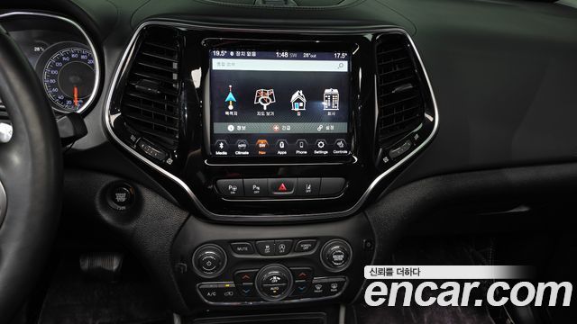 Jeep Cherokee 2019 — photo 13