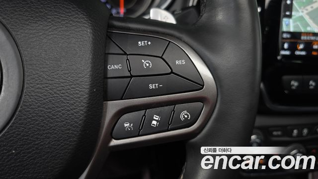 Jeep Cherokee 2019 — photo 16