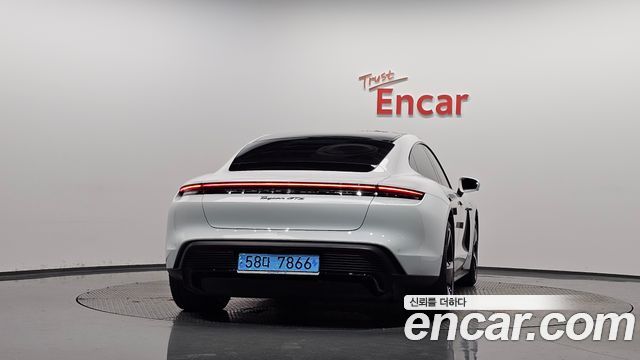Porsche Taycan 2023 — photo 4
